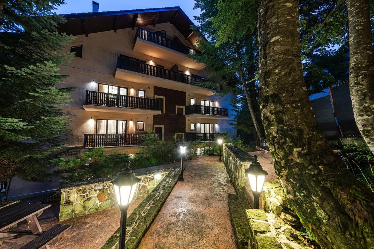 Regal 3*